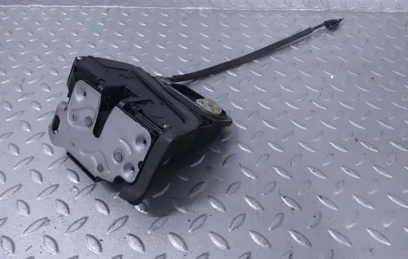 Cadillac ATS Rear door lock 13592258 13586157 13587944