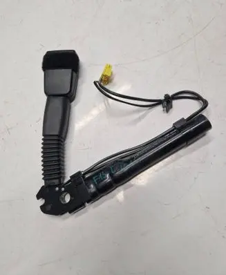 BMW 6 F12 F13 Front seatbelt buckle 7261945