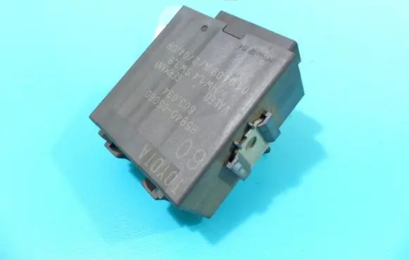 Toyota Avensis T270 Central body control module 85940-05060 IMPRK1199316