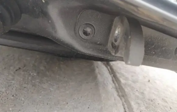 Mercedes-Benz C AMG W204 Front door upper hinge