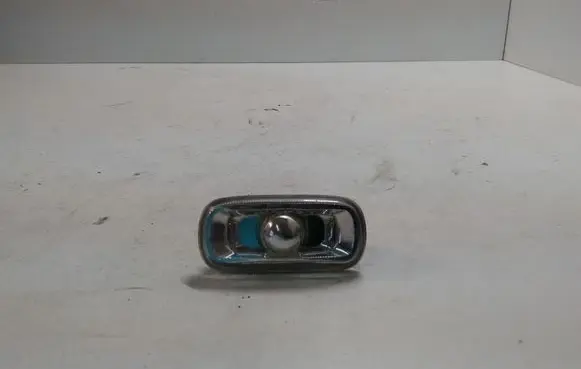 Audi A4 S4 B7 8E 8H Front fender indicator light 8E0949127