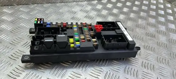 Land Rover Evoque I Fuse module GJ3214F041AB