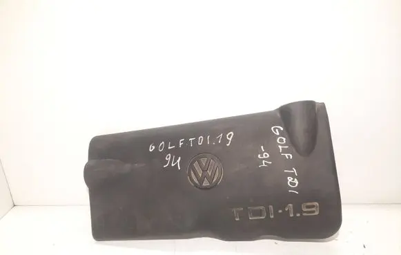 Volkswagen PASSAT B4 Engine cover (trim) 028103935A