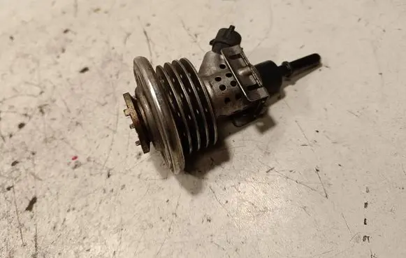Jaguar XF X260 AdBlue injector FX23189E3AA