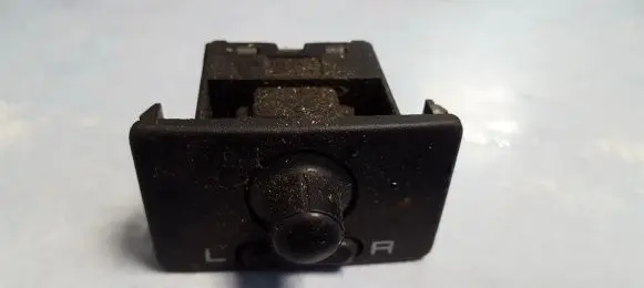 Nissan Almera Wing mirror switch