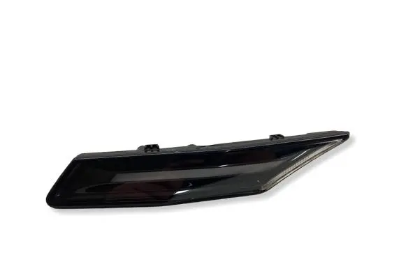 Porsche Taycan 9J1 Front indicator light 9J1953041H 0110349 01555701