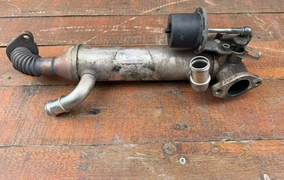 Volkswagen Transporter - Caravelle T5 EGR valve cooler 070131512F
