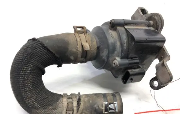 Audi A8 S8 D5 Oil filter mounting bracket 06H121601M