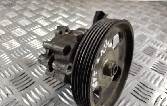 Peugeot 607 Power steering pump