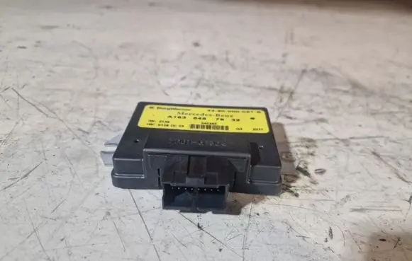 Mercedes-Benz ML W163 Transfer box differential control unit A1635457932