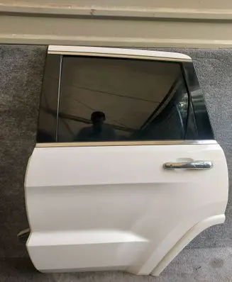 Jeep Grand Cherokee Rear door