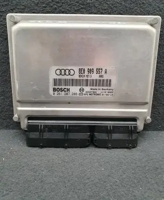 Audi A4 S4 B6 8E 8H Engine control unit/module 8E0909557A 0261207286