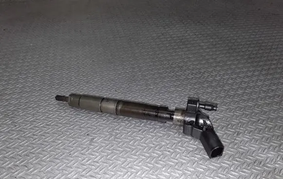 Volkswagen Phaeton Fuel injector 059130277AB