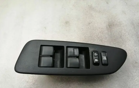 Toyota Auris 150 Electric window control switch 8482002210
