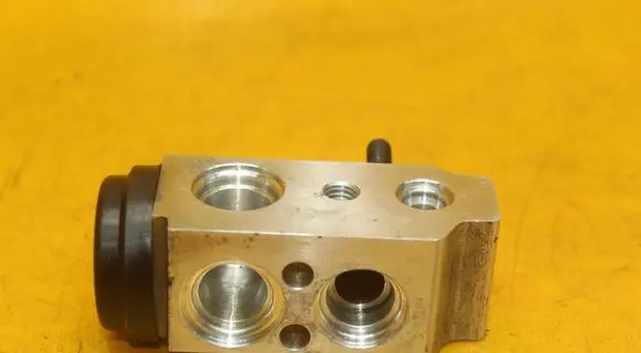 KIA Ceed Air conditioning (A/C) expansion valve 731