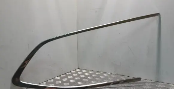 Peugeot 308 Rear glass trim 