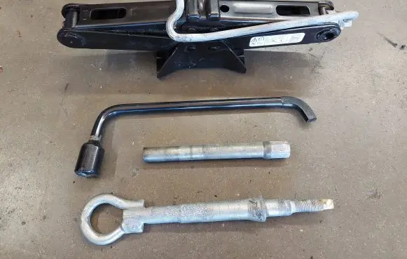 Citroen C4 I Picasso Tool set 9649243380