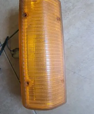 Front fender indicator light