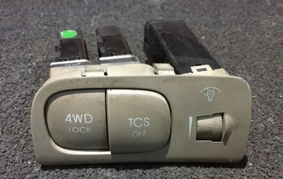 Traction control (ASR) switch