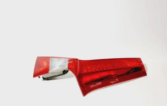 Volvo V70 Tailgate rear/tail lights A046343