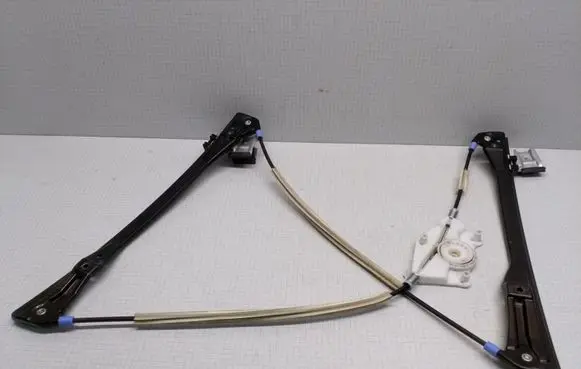 Volkswagen Golf IV Front door electric window regulator 119817103 99799801 102923RH