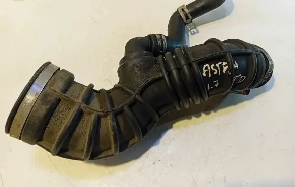 Opel Astra H Air intake hose/pipe