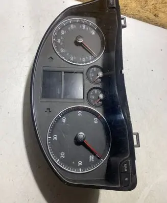 Volkswagen Golf V Speedometer (instrument cluster) 1K0920951K VWZ7Z0E2066312 V0021000