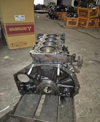 Renault Master III Engine block M9TF716 C179554