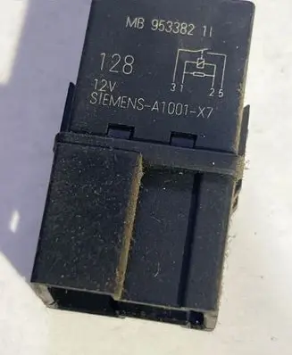 Mitsubishi Space Star Other relay MB953382 A1001X7