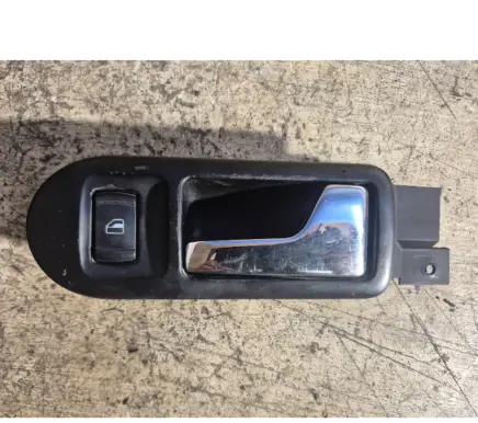 Volkswagen PASSAT B5 Front door interior handle 3B1837114