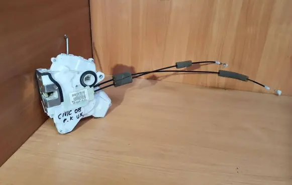 Honda Civic Front door lock 72151SMGE0