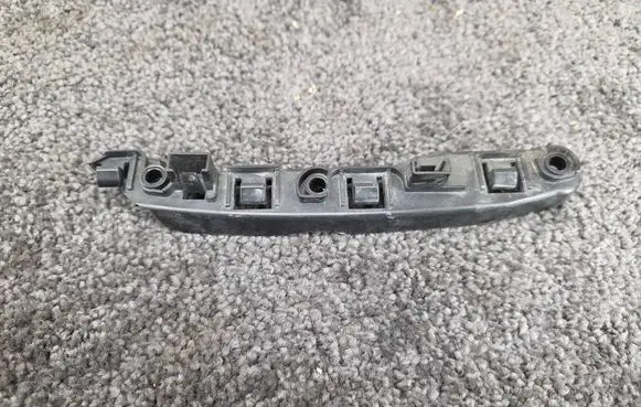 Maserati Grecale Front bumper mounting bracket 670157216