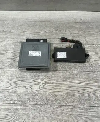 BMW 3 E90 E91 Engine ECU kit and lock set 7595179 DMEMSD812 5WK93727