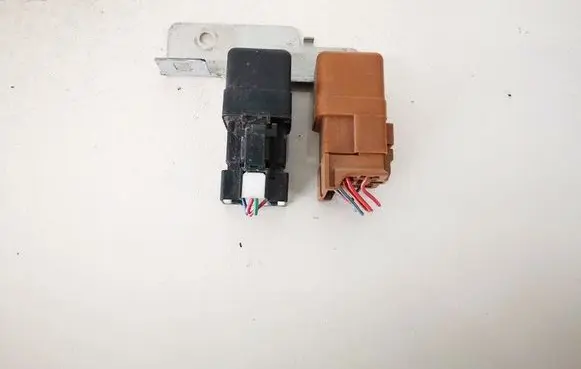Nissan Navara D22 Other relay 2523079982 2523079964