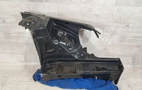 Seat Leon (5F) Front quarter panel 