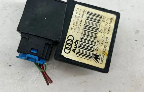 Audi A6 S6 C6 4F Clutch pedal sensor 4F0907658A 4F0910658A 180002003D