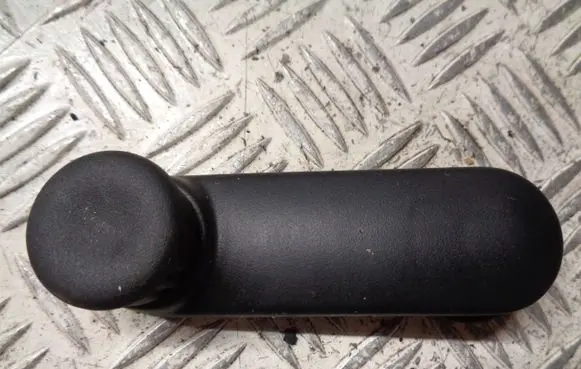 Renault Clio IV Rear door window winding handle 8200673745