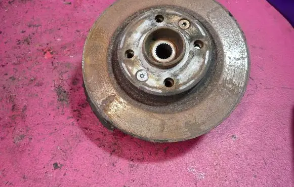 Dacia Sandero Front wheel hub spindle knuckle