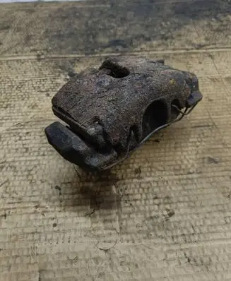 Skoda Yeti (5L) Front brake caliper