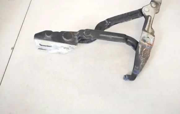 Skoda Superb B5 (3U) Tailgate/trunk/boot hinge 3b5827301a