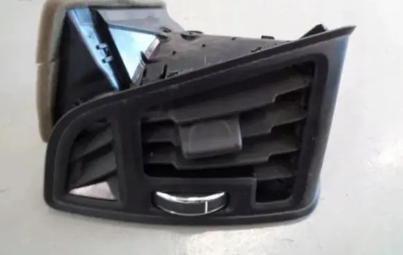 Ford C-MAX II Dash center air vent grill