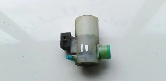 Subaru Impreza II Windscreen/windshield washer pump