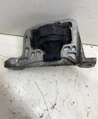 Engine mount bracket