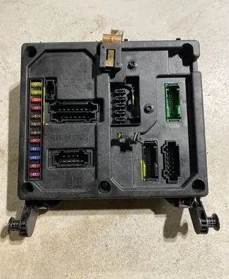Ford Galaxy Fuse module 7M3962258R S110730200J 1M2114B205BA