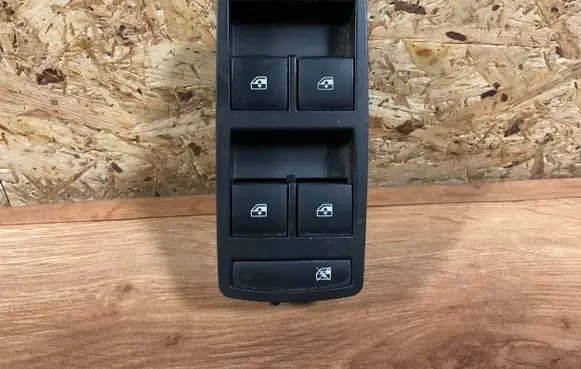 Opel Insignia A Electric window control switch 13305011 251869 0013