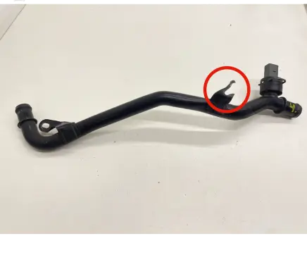 Volkswagen Tiguan Engine coolant pipe/hose 5N0121070B