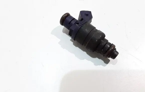 Audi A6 S6 C5 4B Fuel injector 07813355IL