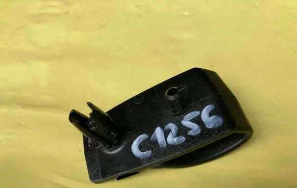 Mercedes-Benz C W204 Bracket in trunk/boot A2046930014