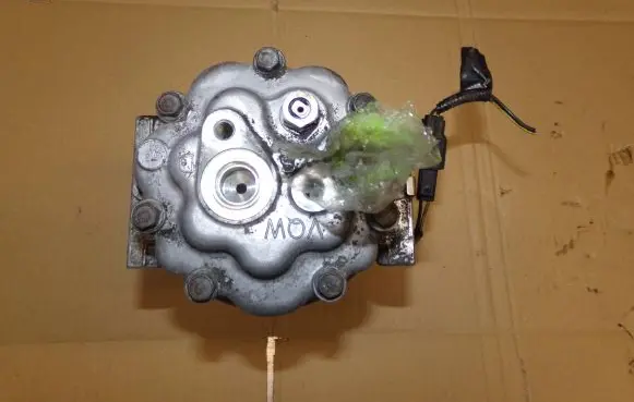 Volvo V50 Air conditioning (A/C) compressor (pump) 3m5h19d629hc