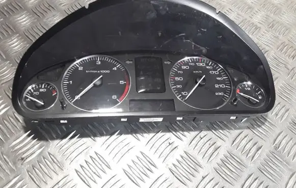 Peugeot 407 Speedometer (instrument cluster)